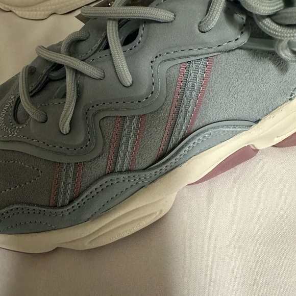 Adidas Women's ozweego Light Blue and Pink Sneakers size 6.5 - Picture 15 of 16